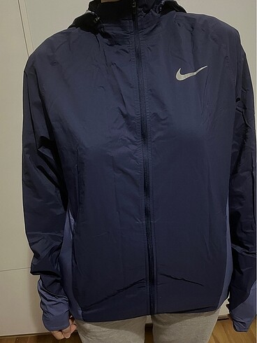 Nike yağmurluk
