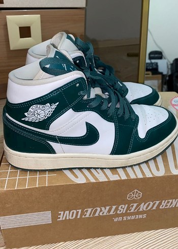 Jordan Air 1 Mid