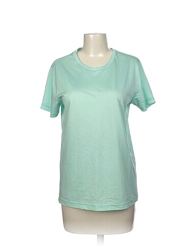 Diğer T-shirt %70 İndirimli.