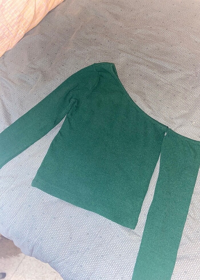 Tek Omzu açık yeşil bluz - Görsel 2