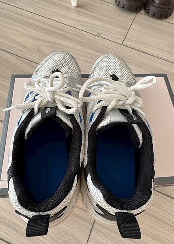 39 Beden beyaz Renk Pull bear bayan spor ayakkabı