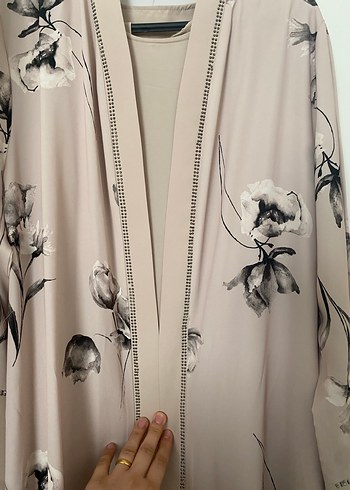 Bej Uzun Kollu taşlı abaya ipek tesettür abaya - Görsel 2