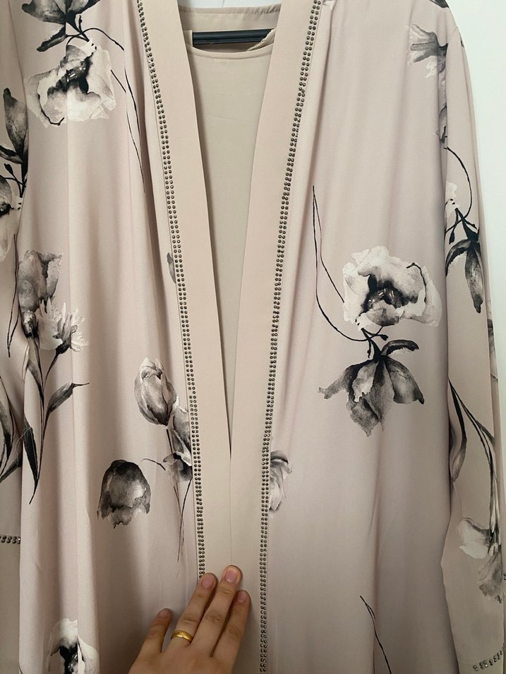 Bej Uzun Kollu taşlı abaya ipek tesettür abaya - Görsel 2