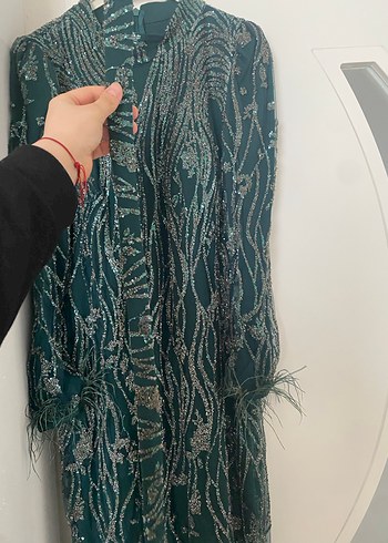 Hennin zümrüt yeşili tesettür şallı abiye - Görsel 3