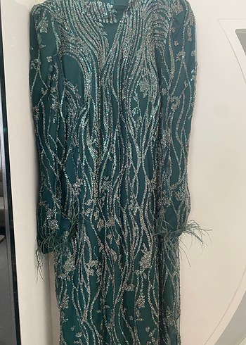 Hennin zümrüt yeşili tesettür şallı abiye - Görsel 2