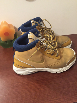 37 Beden sarı Renk Nike bot 37,5