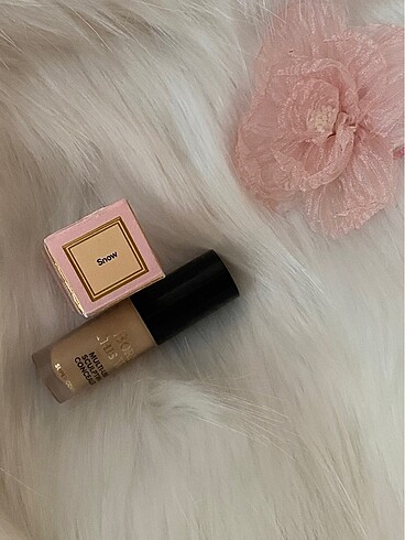 Too Faced Kapatıcı Snow