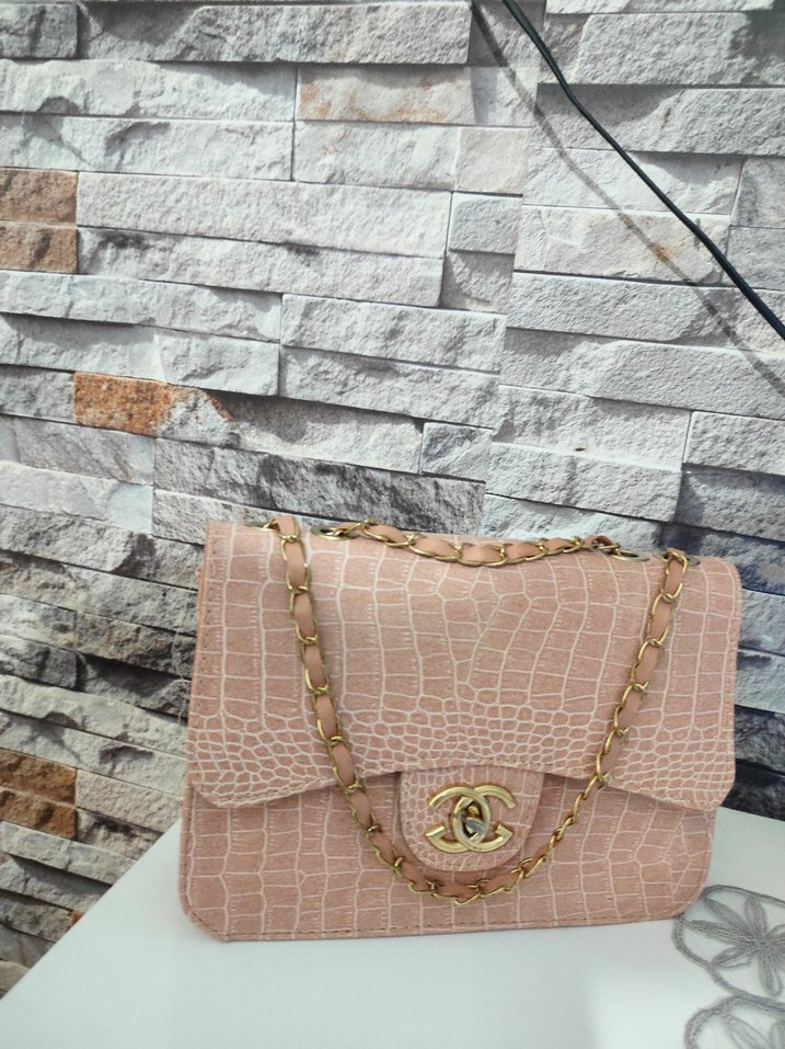 Zincir Detaylı Pembe Yılan Derisi Desenli Deri Çanta - Görsel 3