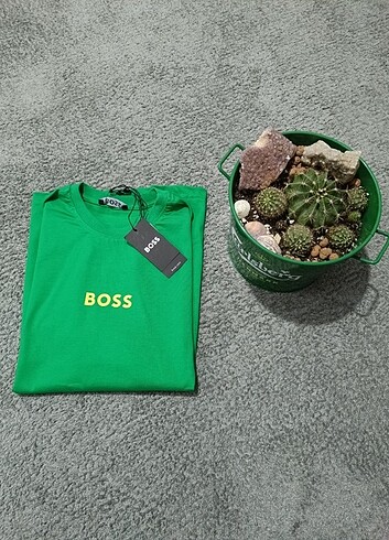 l Beden Hugo Boss tişört 