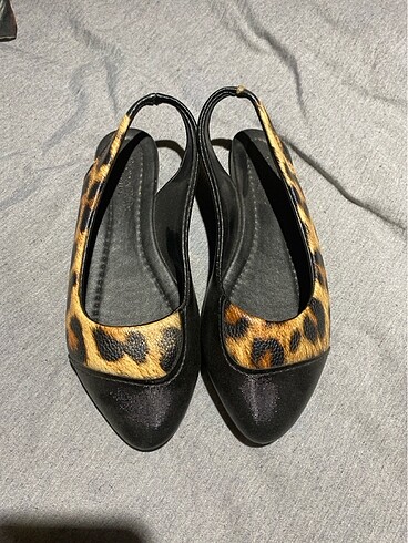 Leopar desenli ayakkabı