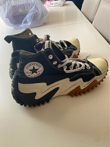 Converse run star motion