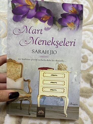 MART MENEKŞELERİ SARAH JIO