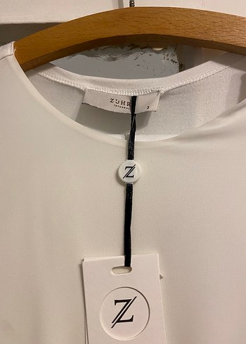 Zühre Beyaz Saten Midi Kolsuz Tunik