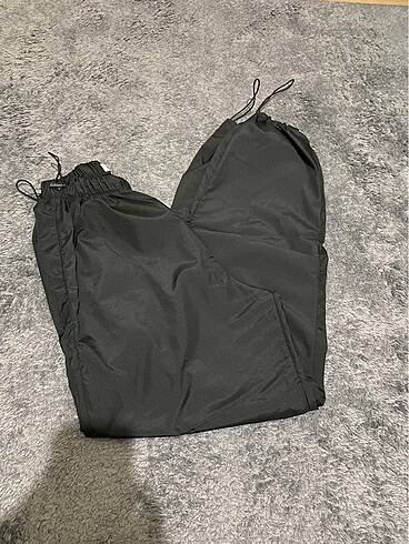 s Beden siyah paraşüt pantolon