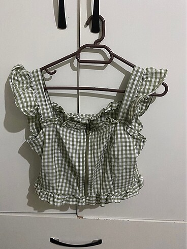 Trendyol & Milla fırfırlı pötikareli yeşil crop