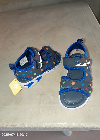 24 Beden Renkli Baskılı Erkek Çocuk Sandaletleri