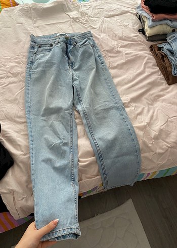 Pull and Bear Mavi Düğmeli Bol Kesim Midi Kot Pantolon