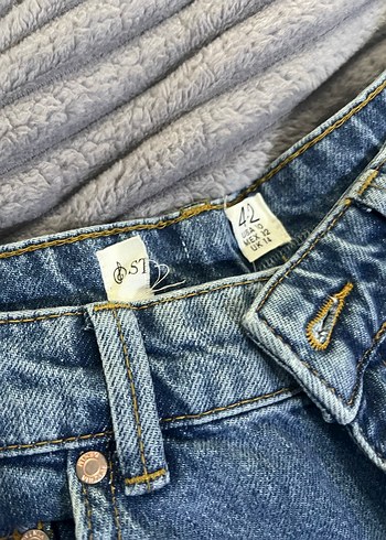 Stradivarius straight Normal Kesim Jean 42 beden - Görsel 2