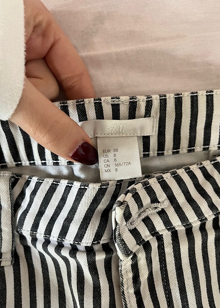 H&M çizgili şort - Görsel 3
