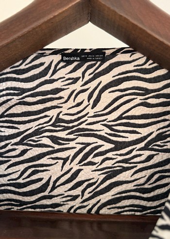 Zebra Desenli V Yakalı Umuz Detaylı Elbise - Görsel 5