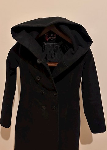 Siyah Kapüşonlu Kadın Kaban - Görsel 5