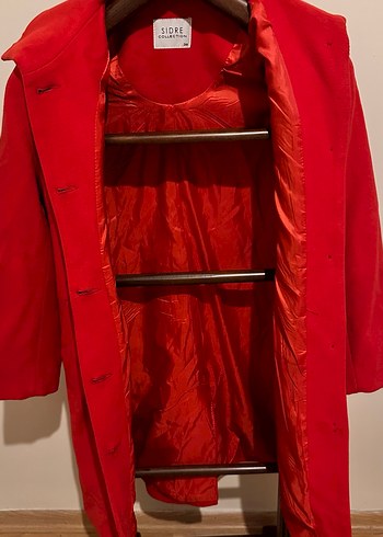 Kırmızı Düğmeli Kadın Kaban - Görsel 12