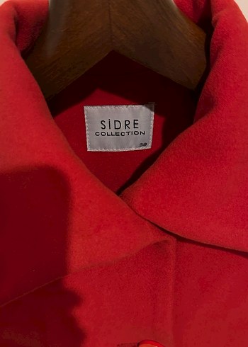 Kırmızı Düğmeli Kadın Kaban - Görsel 5