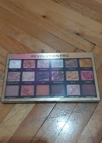 Revolution Pro Regenaration Astrological Far Paleti