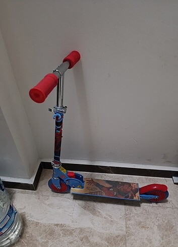 Avangers katlanır metal scooter 