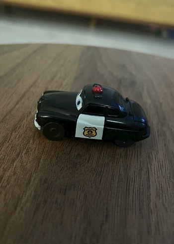 Disney pixar cars orijinal plastik Polis Arabası