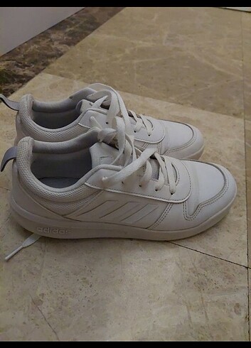 Adidas spor ayakkabı 