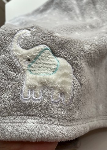 Gri Nakışlı Çocuk Battaniyesi - Görsel 2