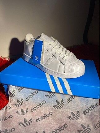 Adidas Superstar