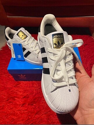 Adidas Superstar