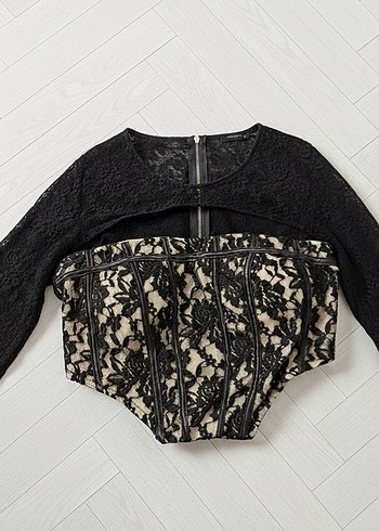 Dantel Detaylı Siyah Mini Bluz - Görsel 2