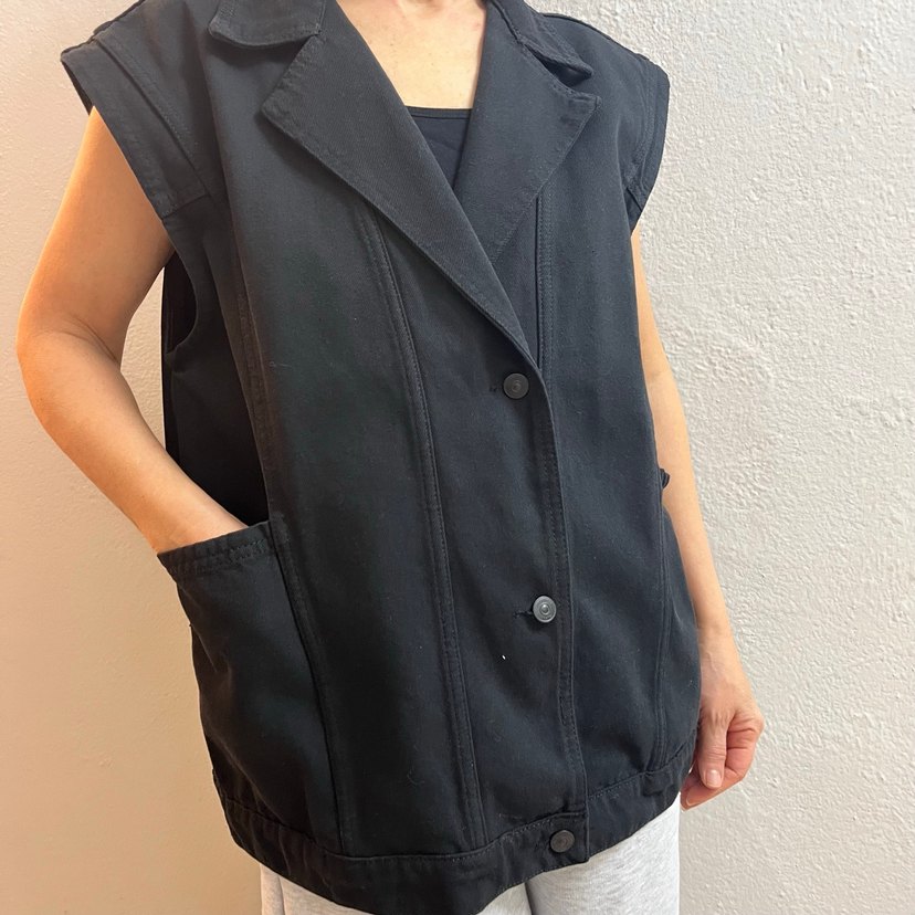 Siyah Düğmeli Kolsuz Denim Yelek - Görsel 2