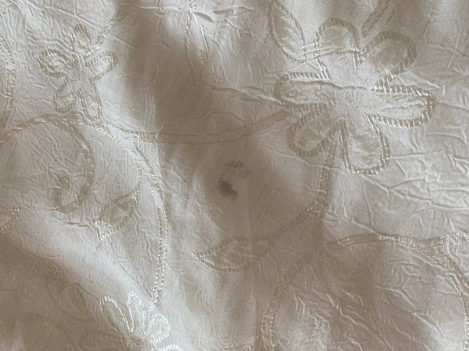 Nakışlı Beyaz Yatak Örtüsü - Görsel 4