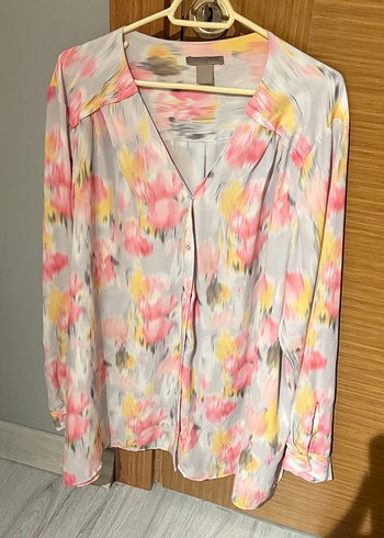 H&M Pastel Cicekli V Yaka Rahat Bluz