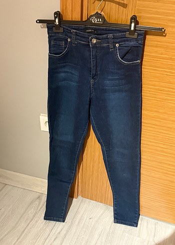 Trendyol & Milla Koyu Mavi Dar Kesim Denim Jean