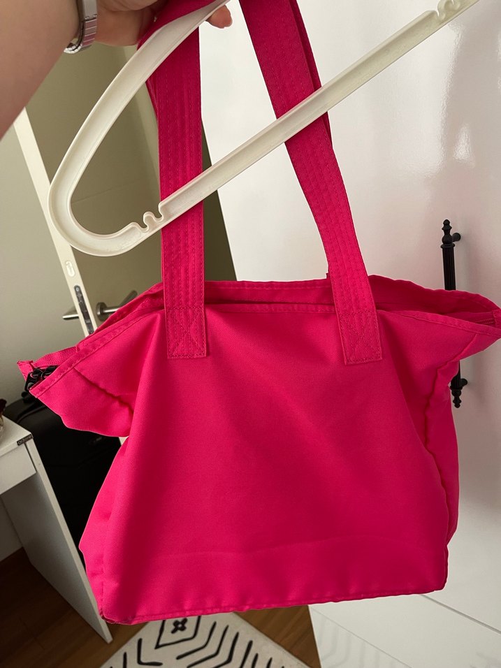 Nike Fermuarlı Kadın Spor Çantası - Görsel 3