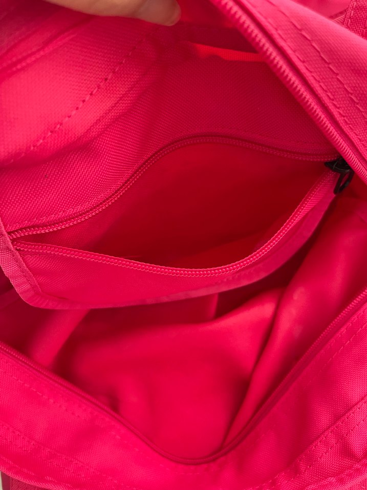 Nike Fermuarlı Kadın Spor Çantası - Görsel 5