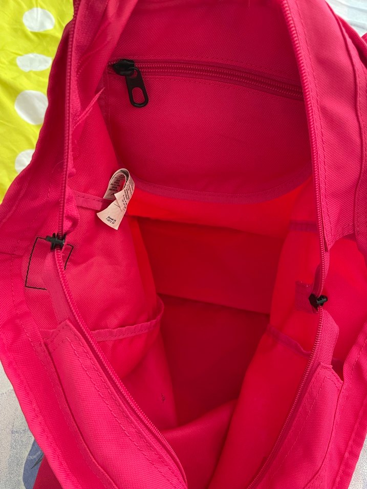 Nike Fermuarlı Kadın Spor Çantası - Görsel 4