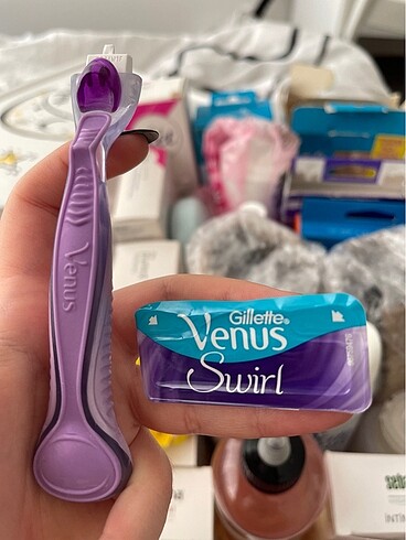 Beden Gillette Venus Swirl Sap + Başlık
