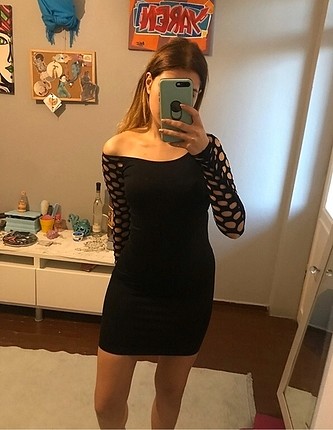 siyah kol detaylı elbise