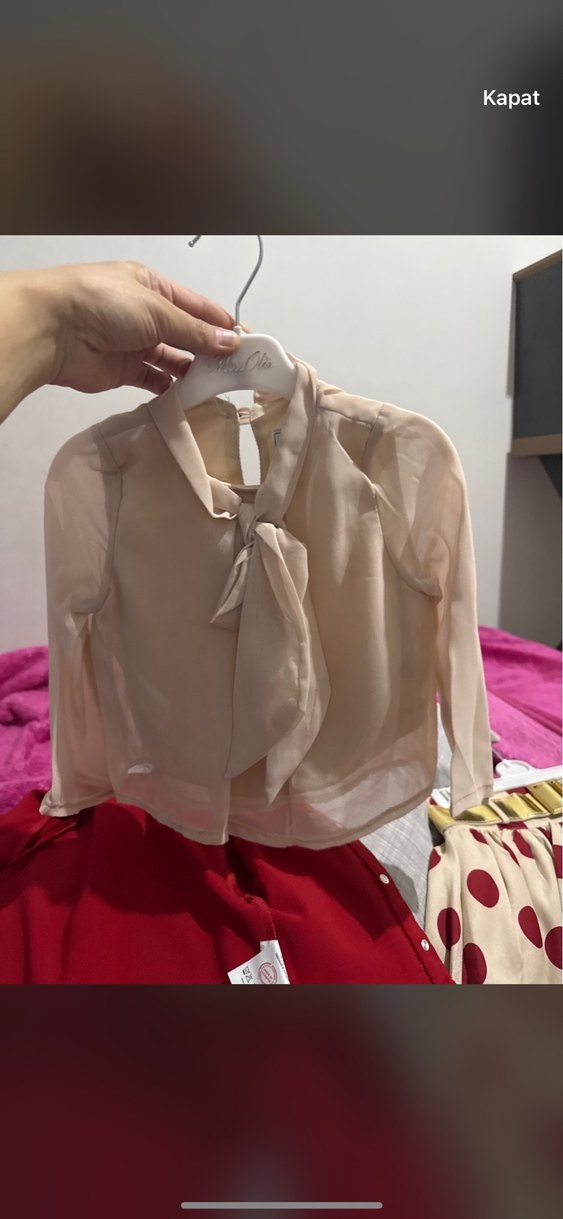 Kız Çocuk Kırmızı Düğmeli Bolero - Görsel 4