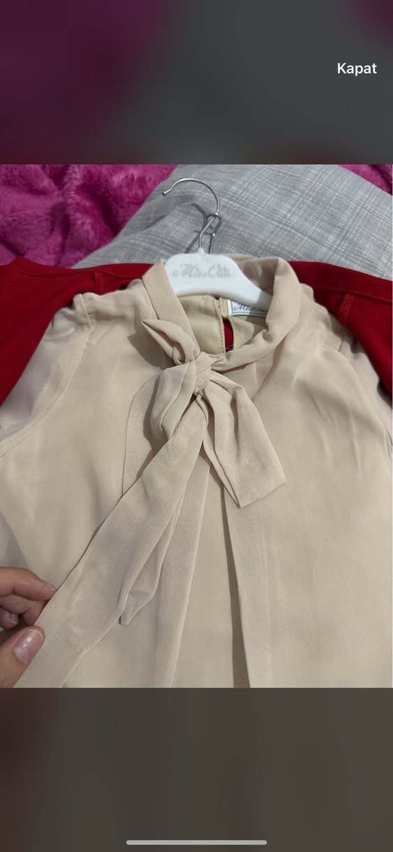 Kız Çocuk Kırmızı Düğmeli Bolero - Görsel 3