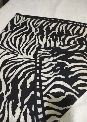 Kadın Siyah Zebra Desenli şal
