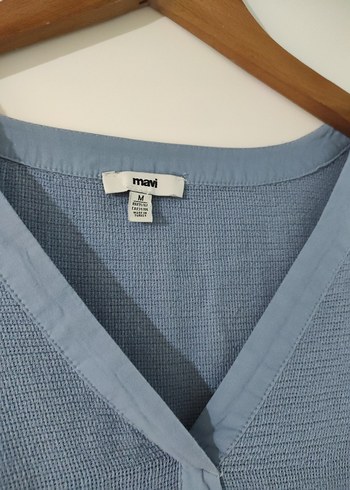 Mavi V Yaka Düğmeli Keten Gömlek - Görsel 4