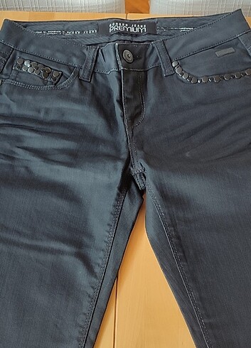 40 Beden siyah Renk Siyah mumlu jean
