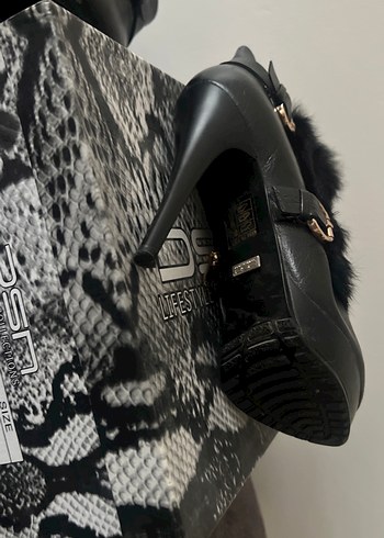 Siyah Deri Kürklü Yüksek Topuklu Gotik Bot - Görsel 3